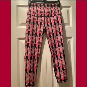 Victoria’s Secret Sport Capri Leggings